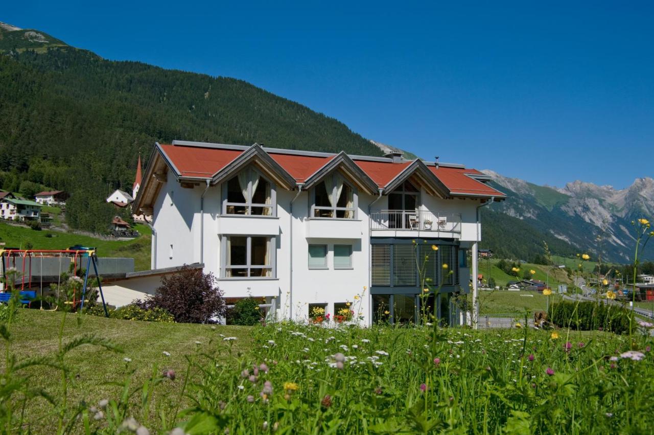 Adrian Bed and Breakfast Σανκτ Αντόν αμ Άλμπεργκ Εξωτερικό φωτογραφία